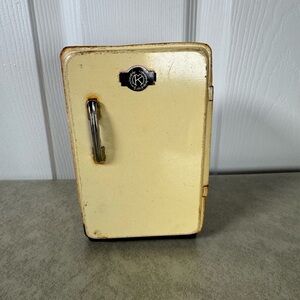 Vintage 1950s MARUYOSHI Tin Toy Ice Box Refrigerator Stamped Japan Logo